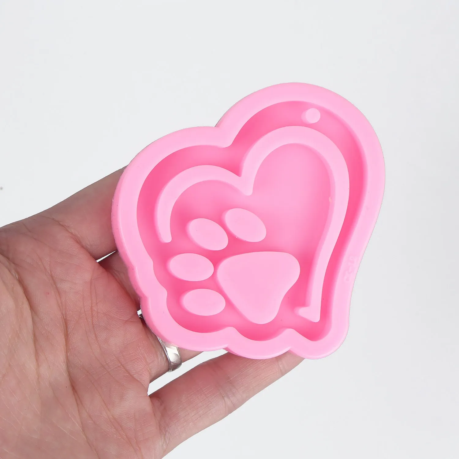 1 piece Cute Silicone Heart Keychain Mold Bear Paw Keychain Mold with a hole 10337