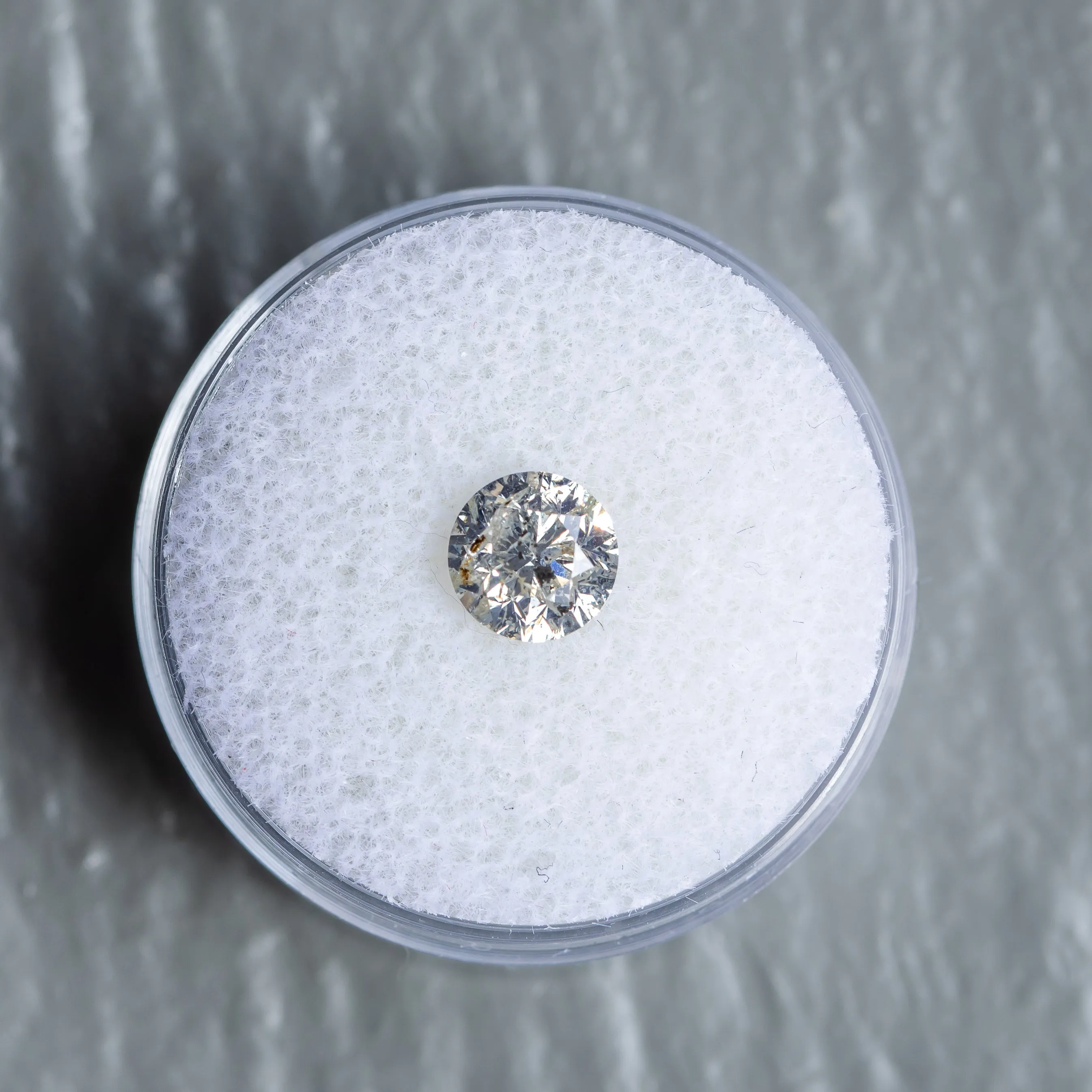 1.16CT ROUND BRILLIANT SALT AND PEPPER DIAMOND, GLITTERY BRILLIANT WITH SPECKLE INCLUSIONS, 6.40X4.27MM