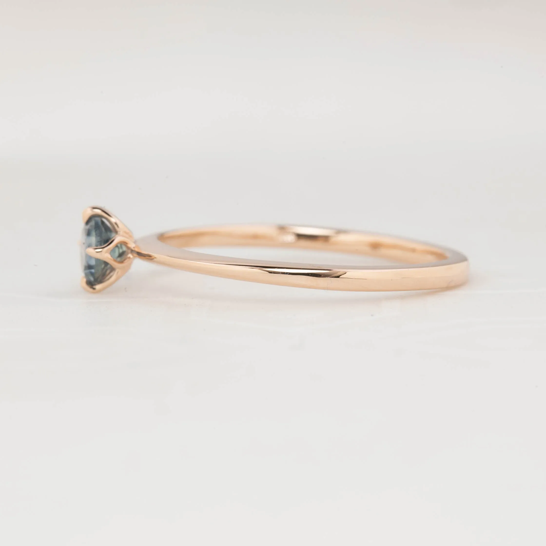 Alice Ring 4mm 0.35ct Blue Montana Sapphire, 14k Rose Gold