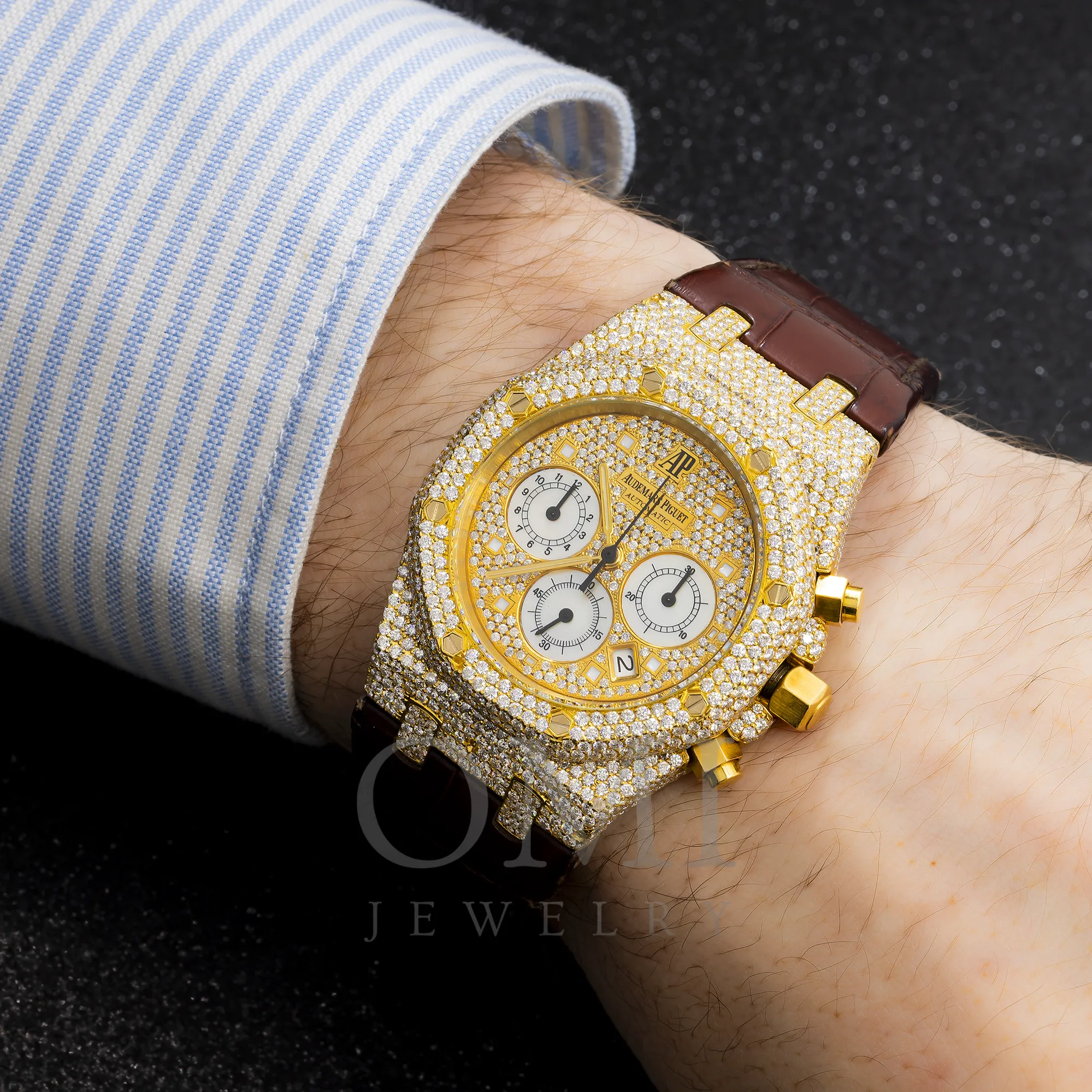 AUDEMARS PIGUET ROYAL OAK CHRONOGRAPH 26022BA 39MM SET WITH DIAMONDS - PAVE DIAL AND LEATHER BRACELET