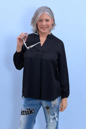 Bluse aus Glanzstoff mit V-Ausschnitt, schwarz