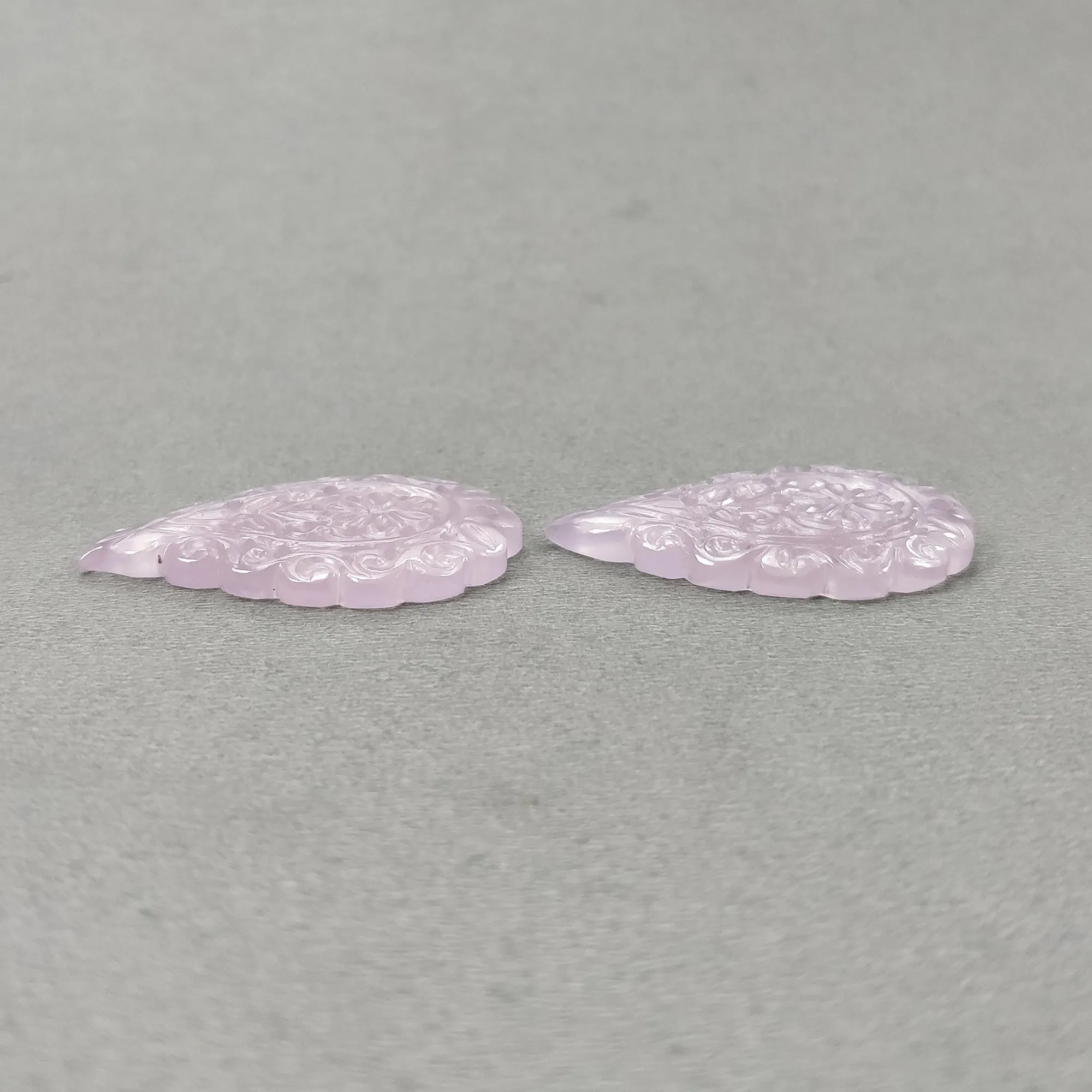 Chalcedony Gemstone Carving : 50.60cts Natural Untreated Pink Chalcedony One Side Hand Carved Indian Leaf 37*25mm Pair