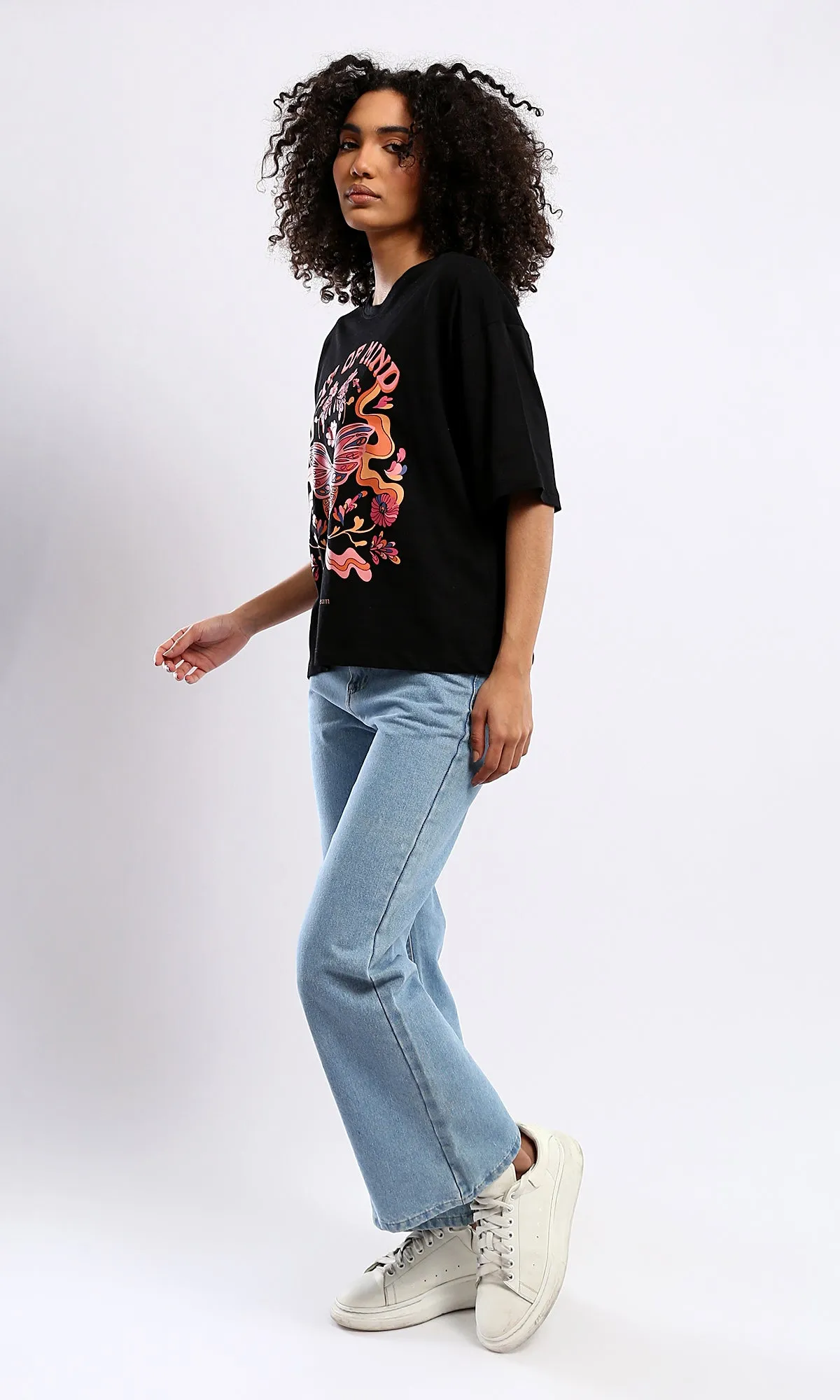 O181668 Out Of Mind Colorful Print Black Relaxed Fit Tee