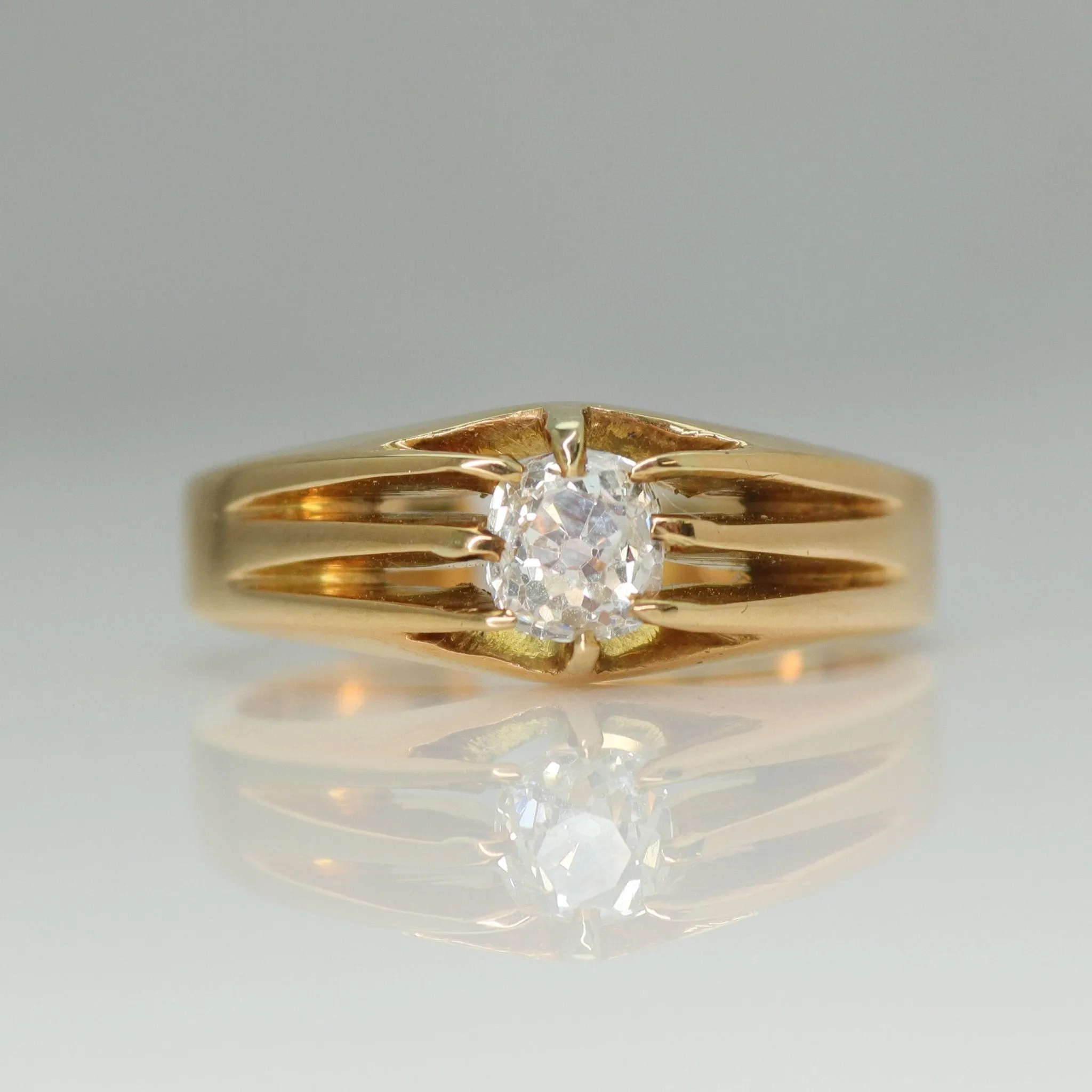 Victorian 18ct Belcher Ring 1919