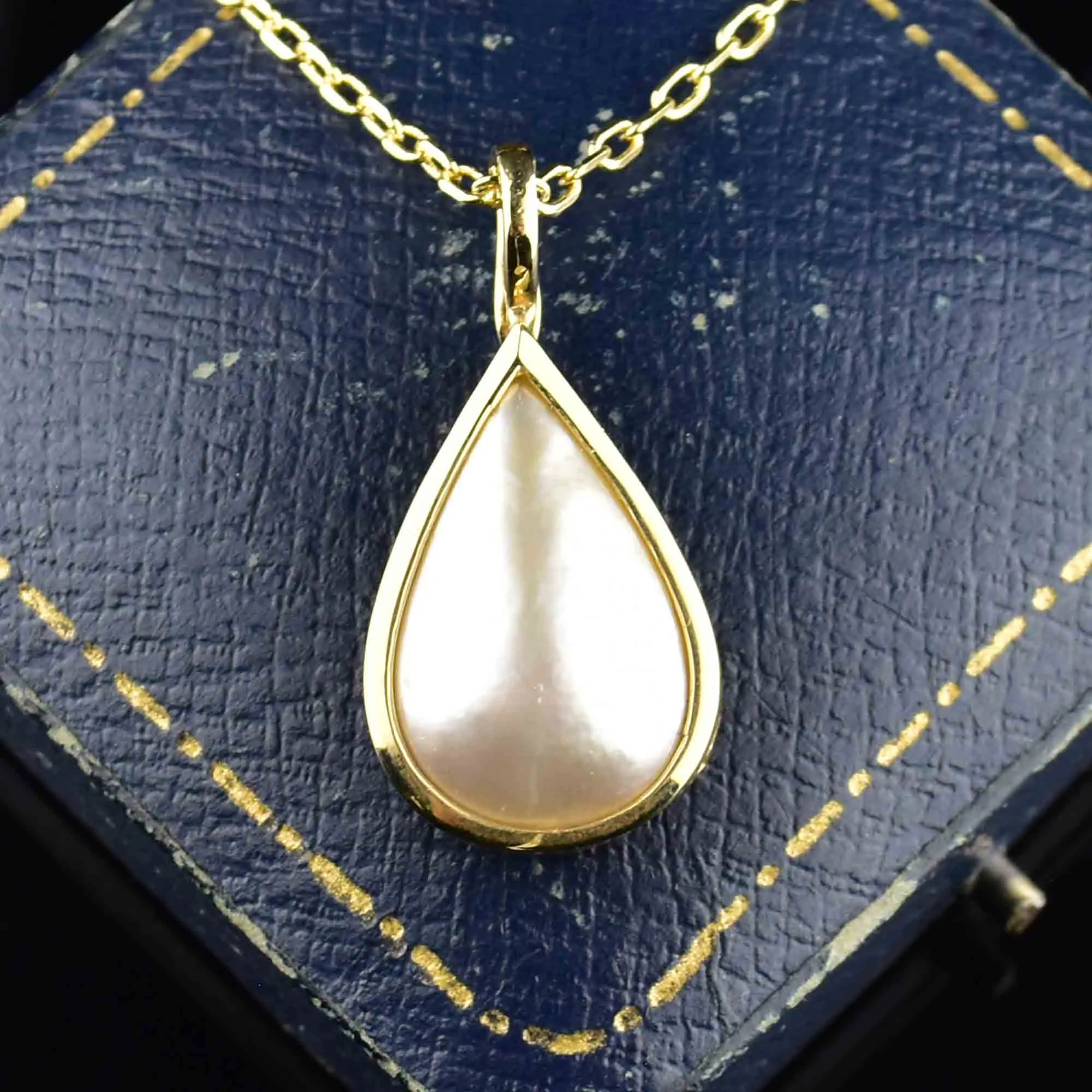 Vintage 14K Gold Mabe Pearl Pendant Necklace